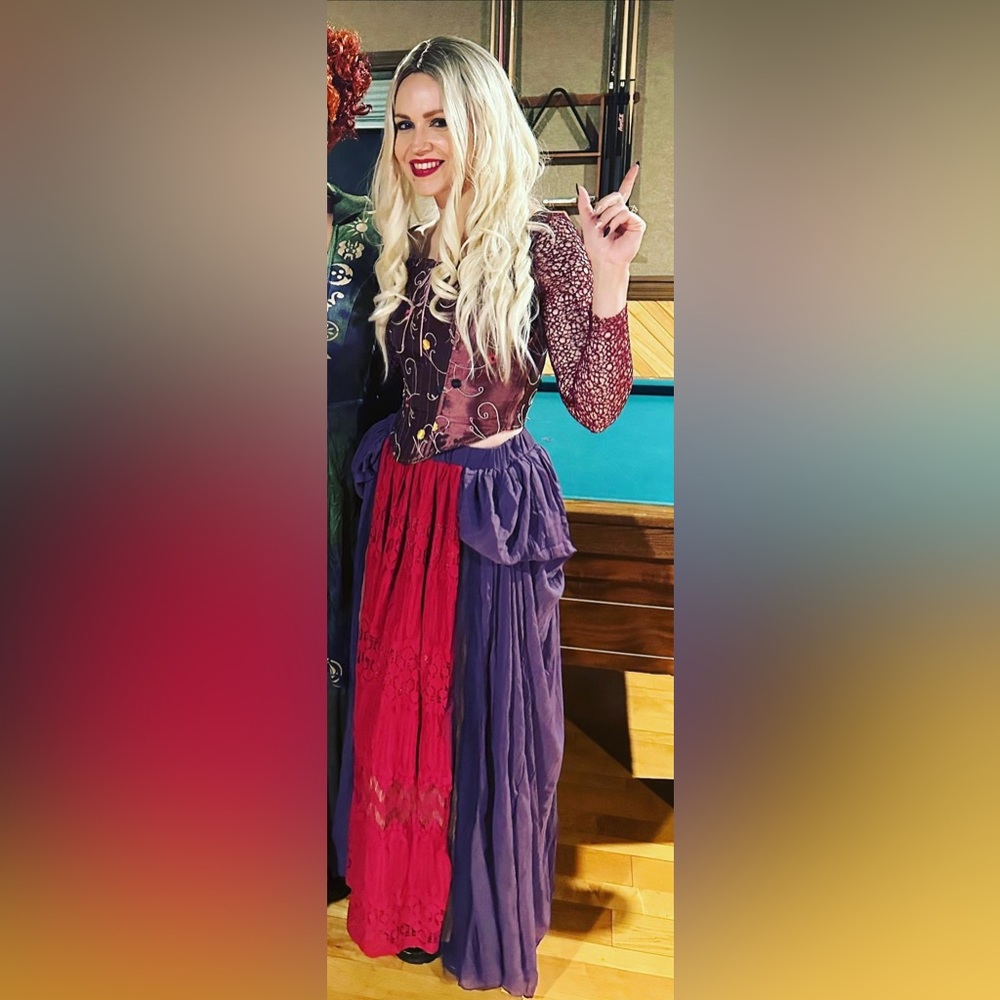 Disney hocus pocus Sarah Sanderson costume size small